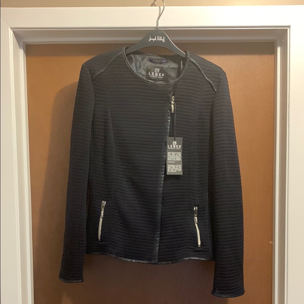 Black Textured Suit Jacket with Modern Design